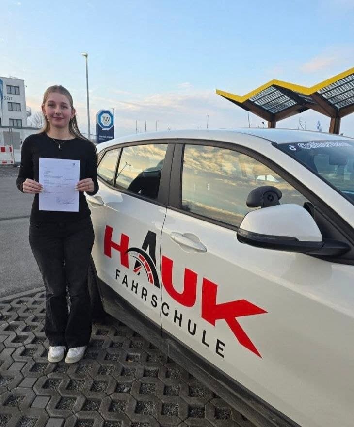 Ein weiterer erfolgreicher Tag in unserer Fahrschule! Wir gratulieren ganz herzlich! 🥳